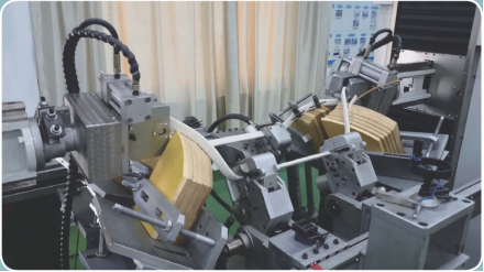 CN091CG-1300 雙臂全自動數(shù)控定子線圈頂弧漲型機